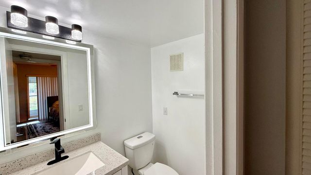 81 Markham E, Deerfield Beach, FL 33442