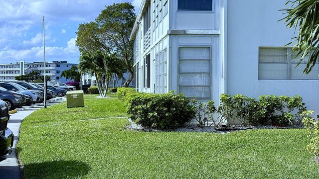 81 Markham E, Deerfield Beach, FL 33442