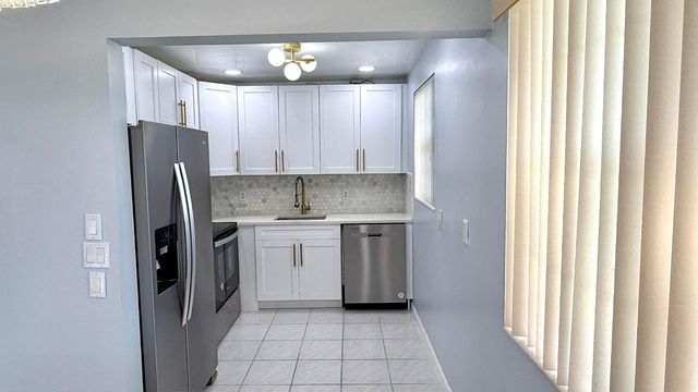 81 Markham E, Deerfield Beach, FL 33442