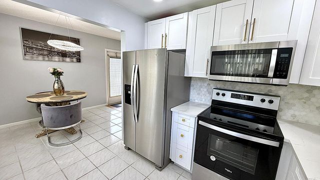 81 Markham E, Deerfield Beach, FL 33442