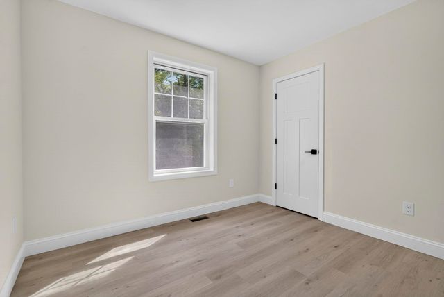5 Alpine Way, Hillsborough, NH 03244