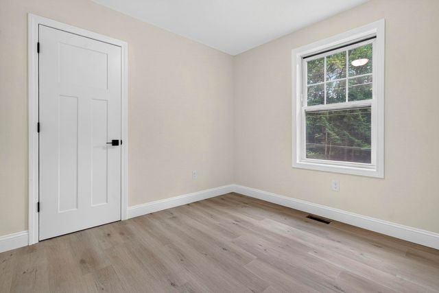 5 Alpine Way, Hillsborough, NH 03244