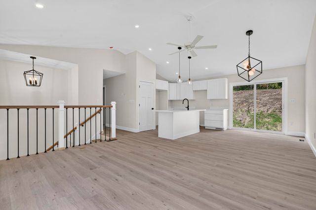 5 Alpine Way, Hillsborough, NH 03244