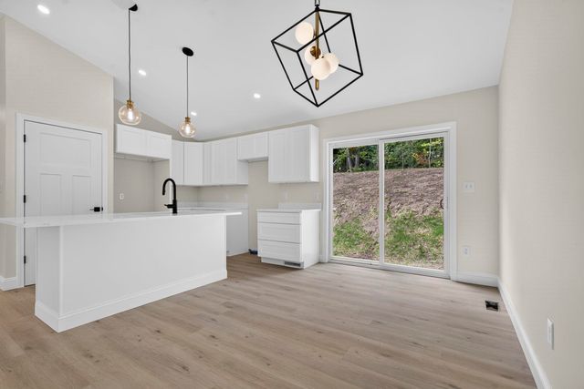 5 Alpine Way, Hillsborough, NH 03244