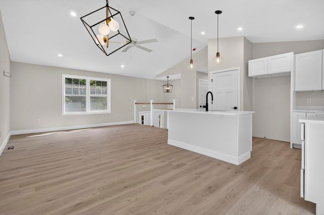 5 Alpine Way, Hillsborough, NH 03244