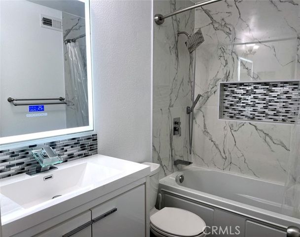 22820 Sailwind, Lake Forest (el Toro), CA 92630