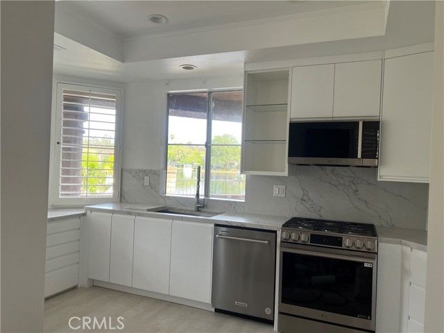 22820 Sailwind, Lake Forest (el Toro), CA 92630