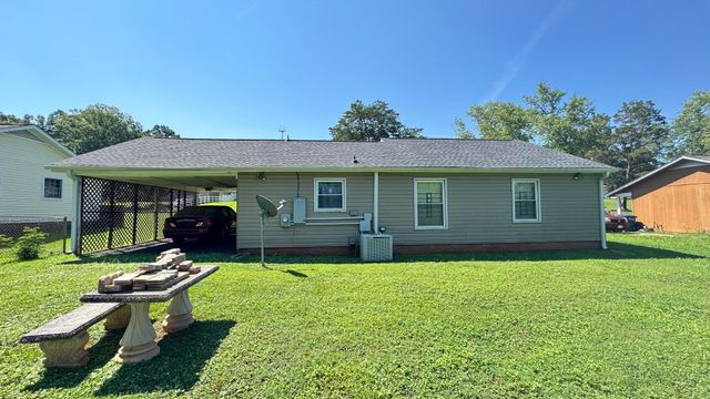 136 Raintree Dr, Spartanburg, SC 29301