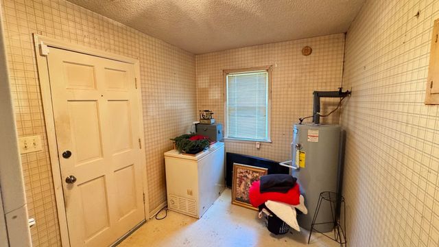 136 Raintree Dr, Spartanburg, SC 29301
