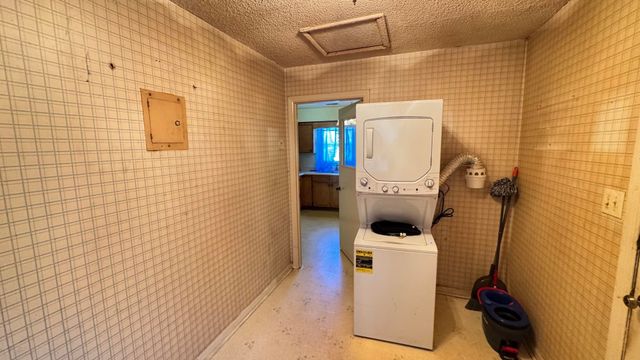 136 Raintree Dr, Spartanburg, SC 29301