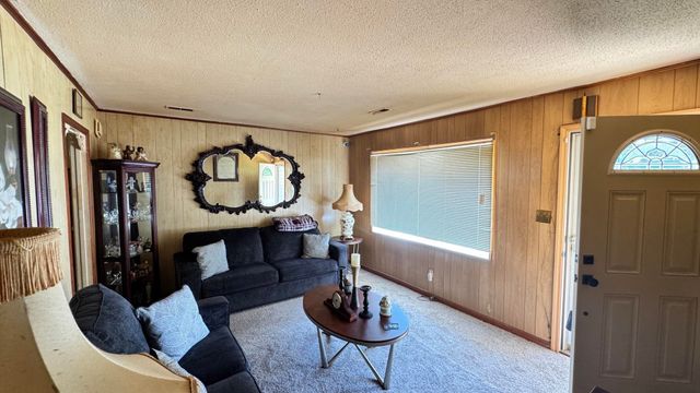 136 Raintree Dr, Spartanburg, SC 29301