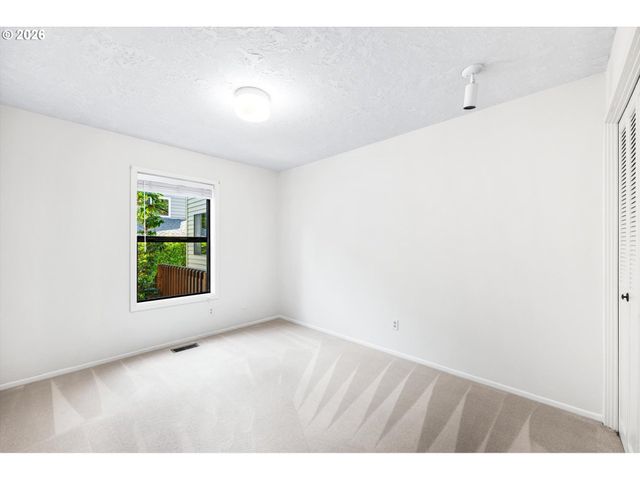 13215 Sw 31ST St, Beaverton, OR 97008