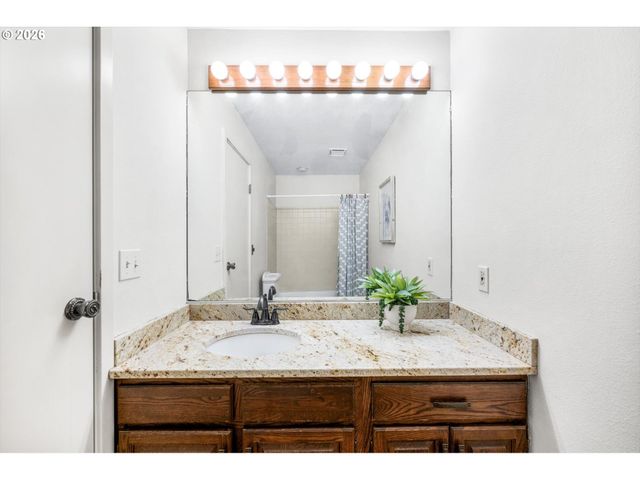 13215 Sw 31ST St, Beaverton, OR 97008