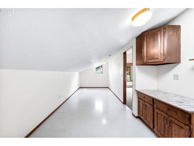 13215 Sw 31ST St, Beaverton, OR 97008