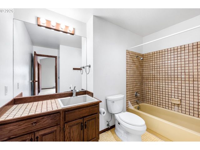 13215 Sw 31ST St, Beaverton, OR 97008
