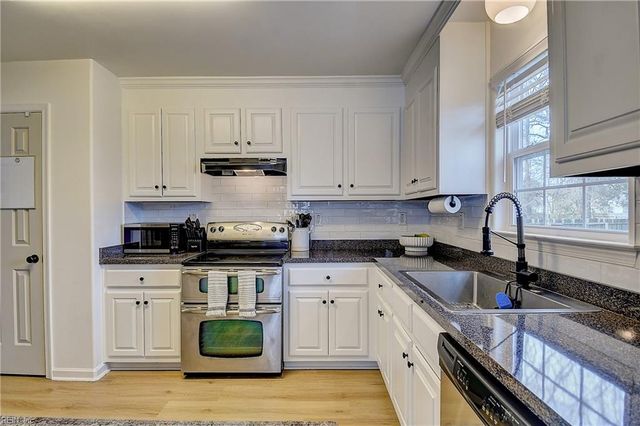 6240 Old Townpoint RD, Suffolk, VA 23435
