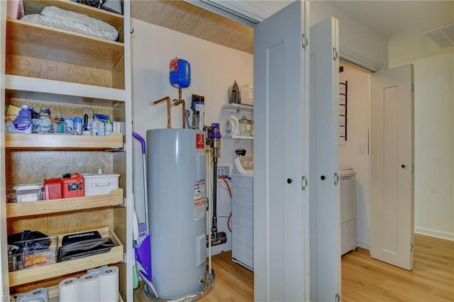 6240 Old Townpoint RD, Suffolk, VA 23435
