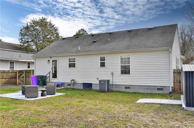 6240 Old Townpoint RD, Suffolk, VA 23435