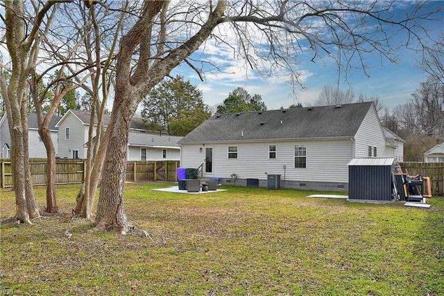6240 Old Townpoint RD, Suffolk, VA 23435