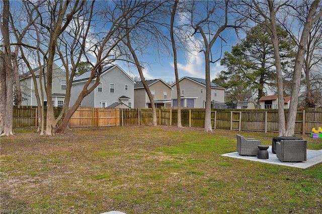 6240 Old Townpoint RD, Suffolk, VA 23435