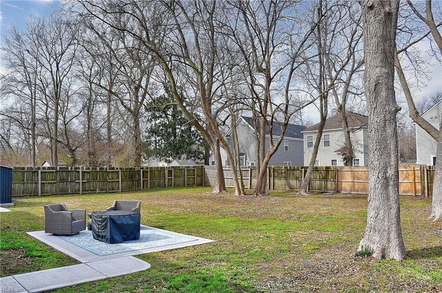 6240 Old Townpoint RD, Suffolk, VA 23435