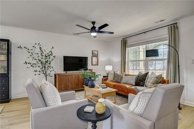 6240 Old Townpoint RD, Suffolk, VA 23435