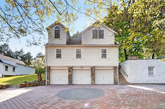 6 Raven Way, Pleasantville, NY 10570