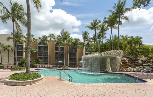19455 NE 10 Avenue 6-514, North Miami Beach, FL 33179