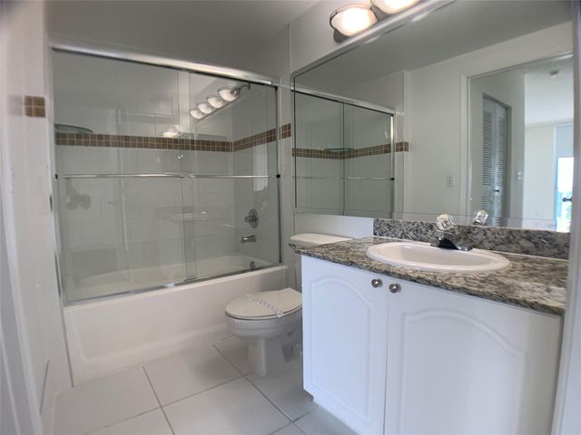 19455 NE 10 Avenue 6-514, North Miami Beach, FL 33179