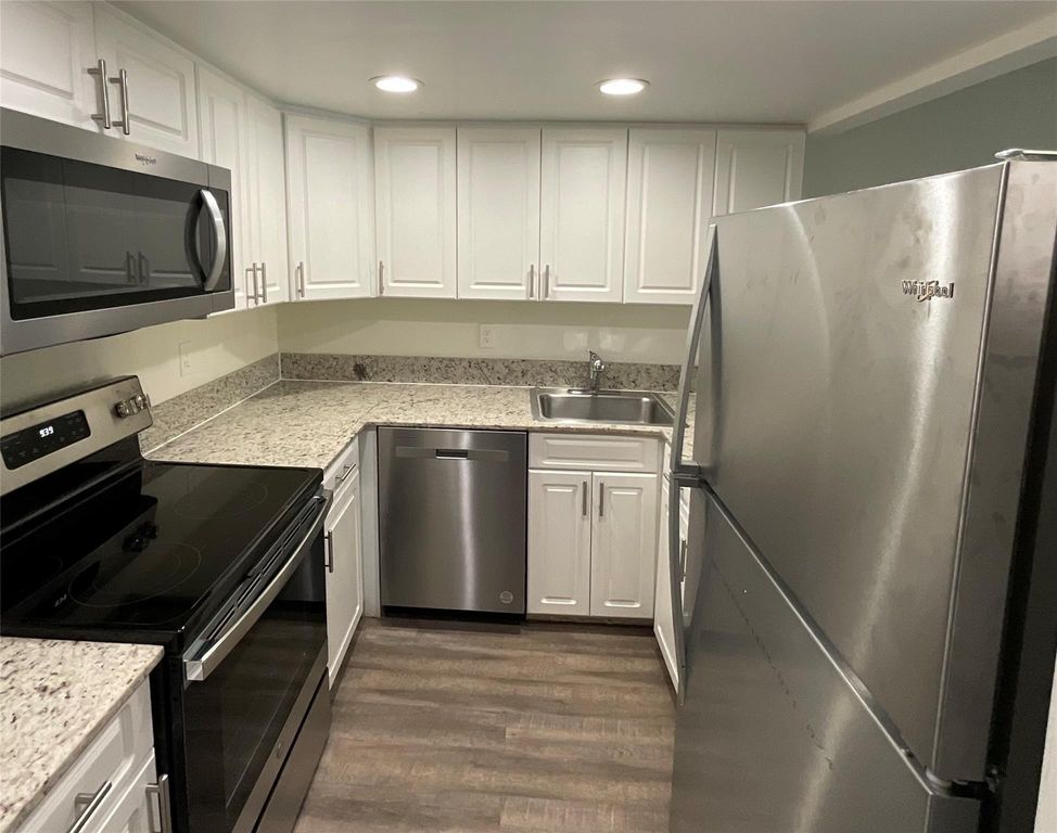 19455 NE 10 Avenue 6-514, North Miami Beach, FL 33179