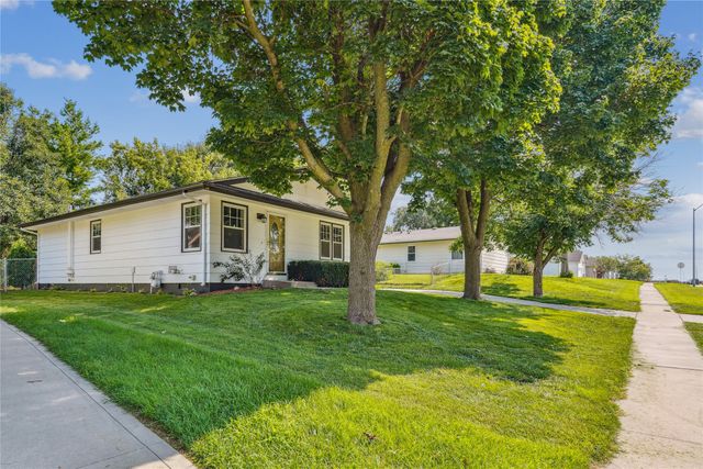 507 4th Street NW, Altoona, IA 50009