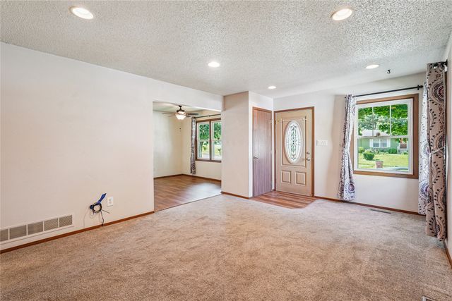 507 4th Street NW, Altoona, IA 50009