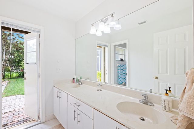 1007 Spoonbill Cir, Weston, FL 33326