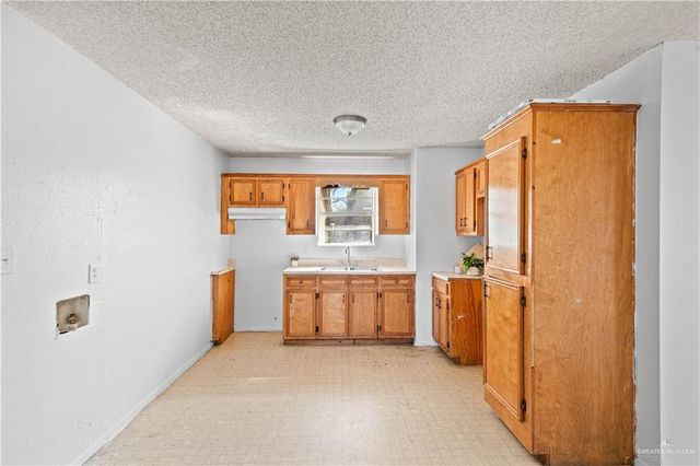 6674 Monte Bello Circle, Brownsville, TX 78521