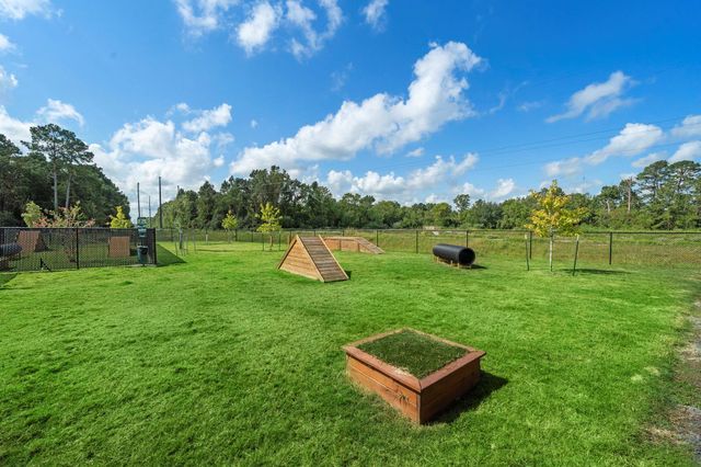 1896 Redwood Lane, Dayton, TX 77535