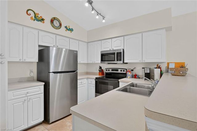 4041 SE 11th PL 207, Cape Coral, FL 33904