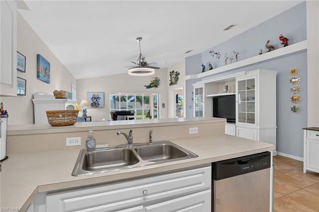 4041 SE 11th PL 207, Cape Coral, FL 33904