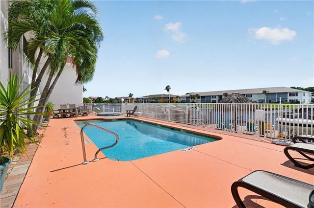 4041 SE 11th PL 207, Cape Coral, FL 33904
