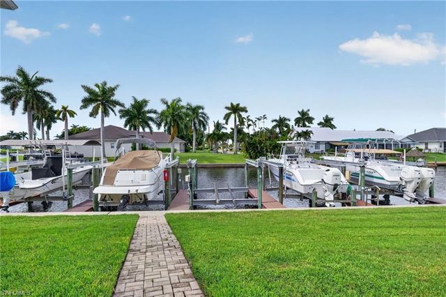 4041 SE 11th PL 207, Cape Coral, FL 33904