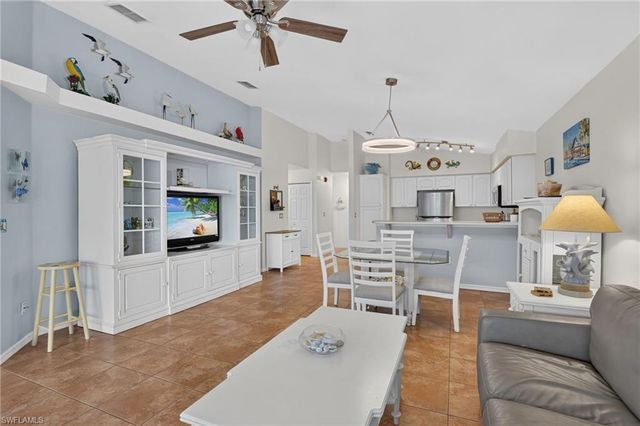 4041 SE 11th PL 207, Cape Coral, FL 33904