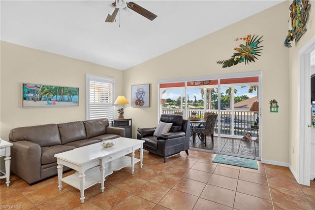 4041 SE 11th PL 207, Cape Coral, FL 33904