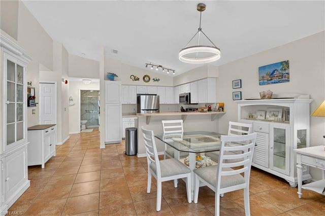 4041 SE 11th PL 207, Cape Coral, FL 33904