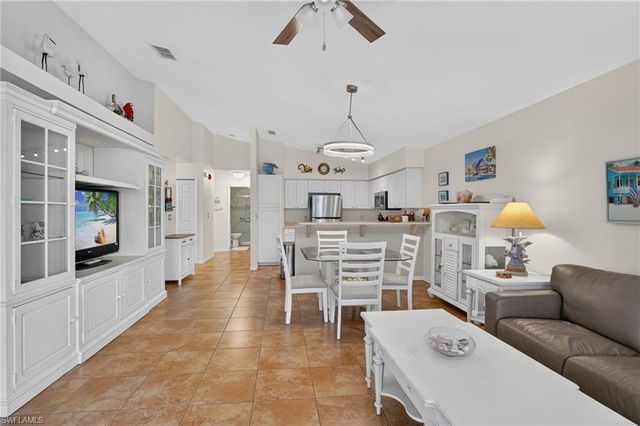 4041 SE 11th PL 207, Cape Coral, FL 33904