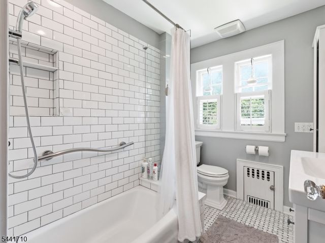 42 Courter Ave, Maplewood Twp., NJ 07040