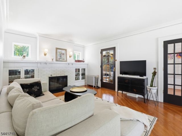 42 Courter Ave, Maplewood Twp., NJ 07040
