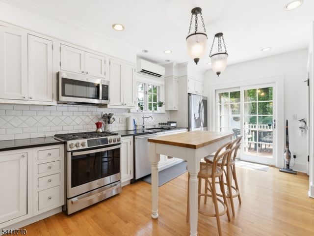 42 Courter Ave, Maplewood Twp., NJ 07040