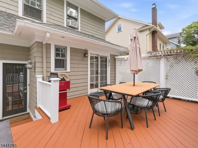 42 Courter Ave, Maplewood Twp., NJ 07040
