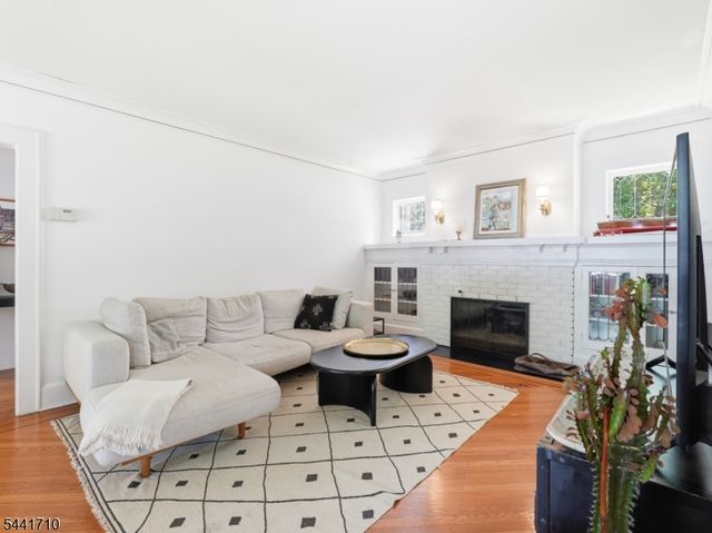 42 Courter Ave, Maplewood Twp., NJ 07040