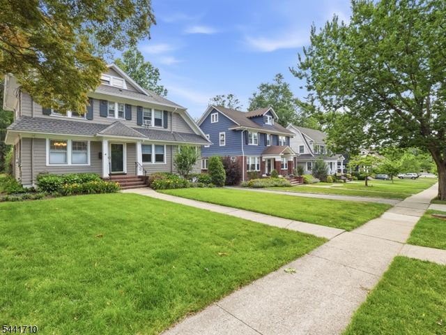 42 Courter Ave, Maplewood Twp., NJ 07040