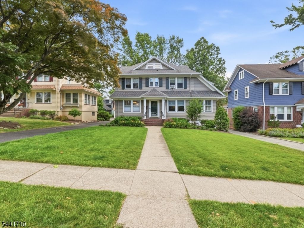 42 Courter Ave, Maplewood Twp., NJ 07040